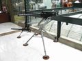 Las ametralladoras para defensa cercana fueron introducidas durante la Segunda Guerra Mundial, el calibre de la grande es de 12.7 mm (.50) y el de la pequeña es de 7.7 mm (.30)..